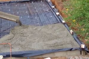 Заливка бетонной смеси